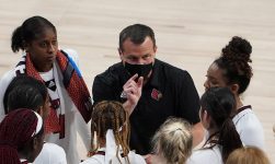 Louisville, women’s coach Jeff Walz agree to contract extension