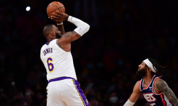 NBA on Christmas Day takeaways: LeBron James breaks Kobe’s record; Steph Curry, Giannis Antetokounmpo dominate