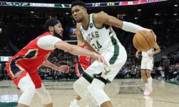 Bucks’ Giannis Antetokounmpo cruises to one of the easiest 50-point performances you’ll ever see