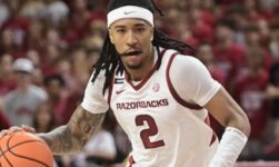 Boogie Fland shows off in first action with Arkansas Razorbacks