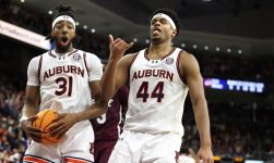 March Madness bracketology update: Top seeds, bubble watch, teams on the rise and falling